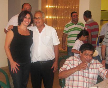 שמחי ומירי , וברקע מדמון
