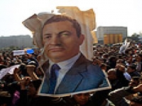 מפגינים במצרים פרצו את השגרירות